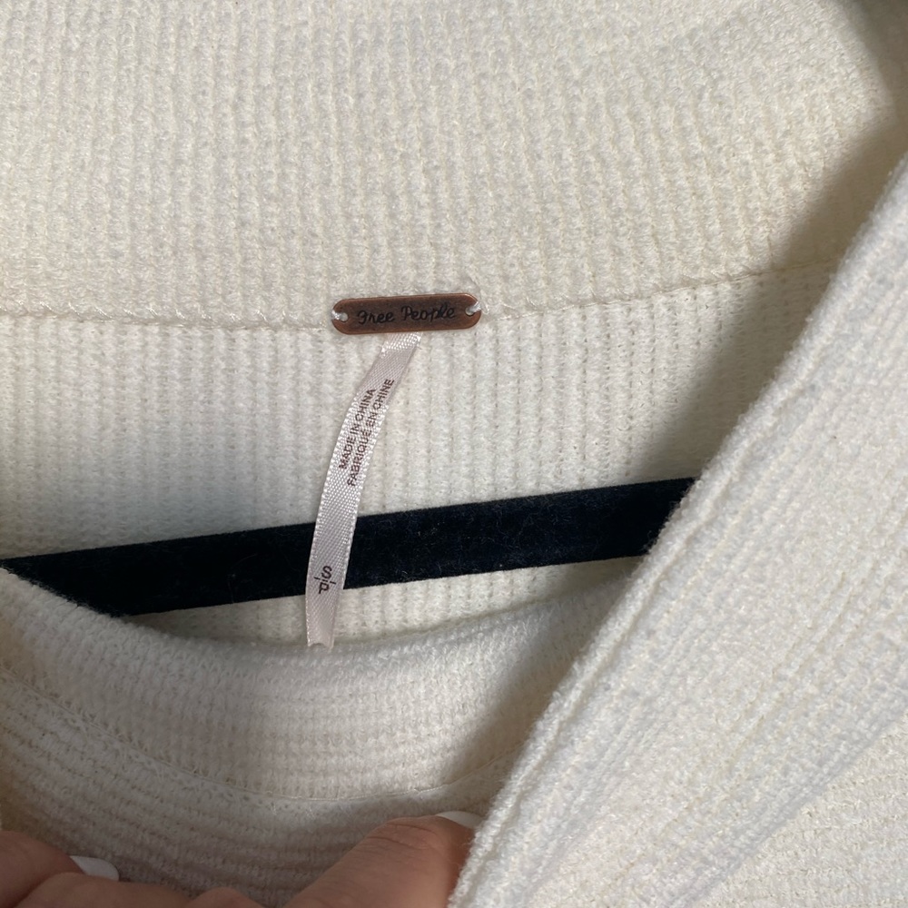 Sweater - Picture 3 of 4